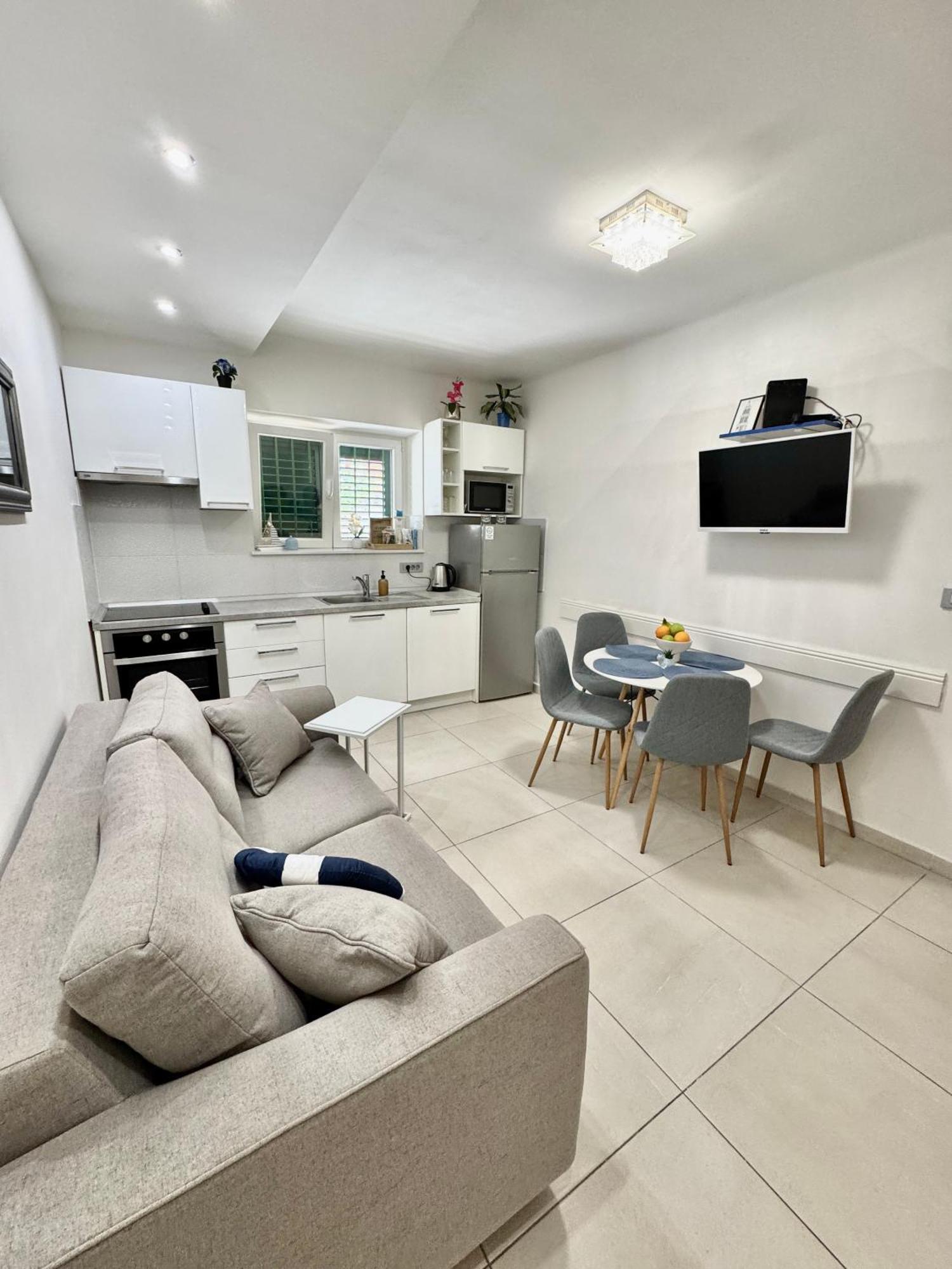 Apartment Emica Split